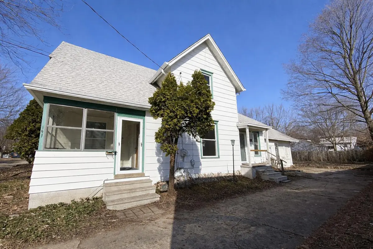 141 Bates Street, Jackson, MI 49202 - #1