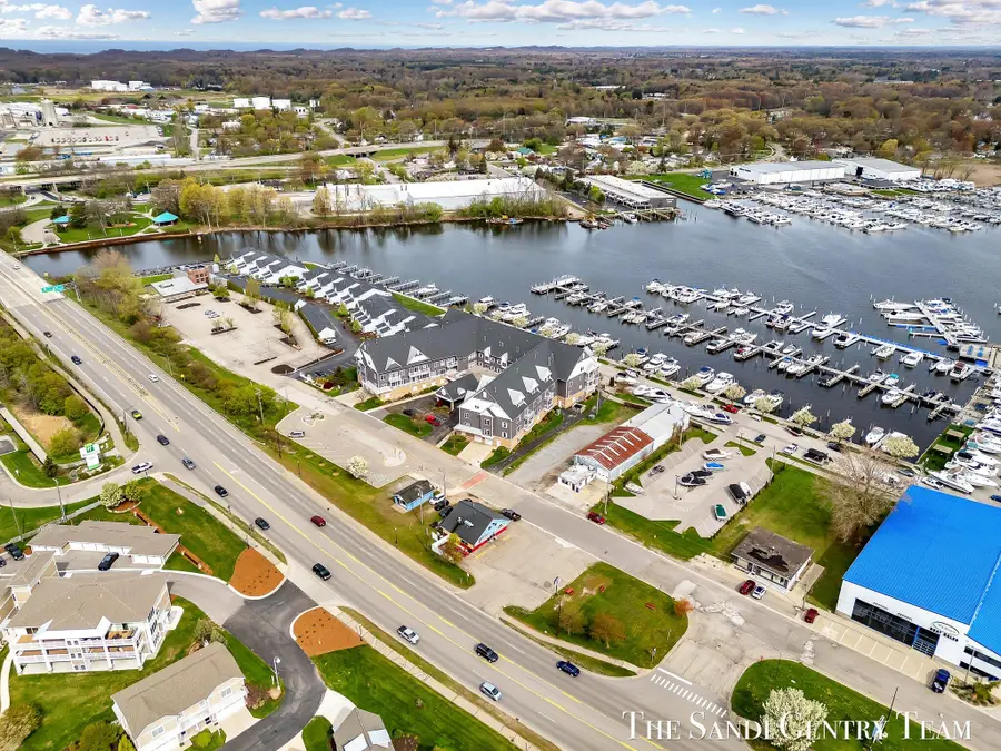 917 W Savidge Street #15, Spring Lake, MI 49456 - #2