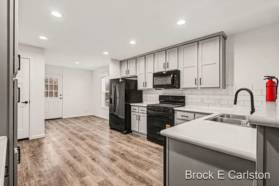 1283 E Ellis Road #29, Norton Shores, MI 49441 - #3