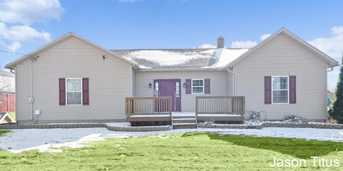 9604 Island Highway, Eaton Rapids, MI 48827 - #1