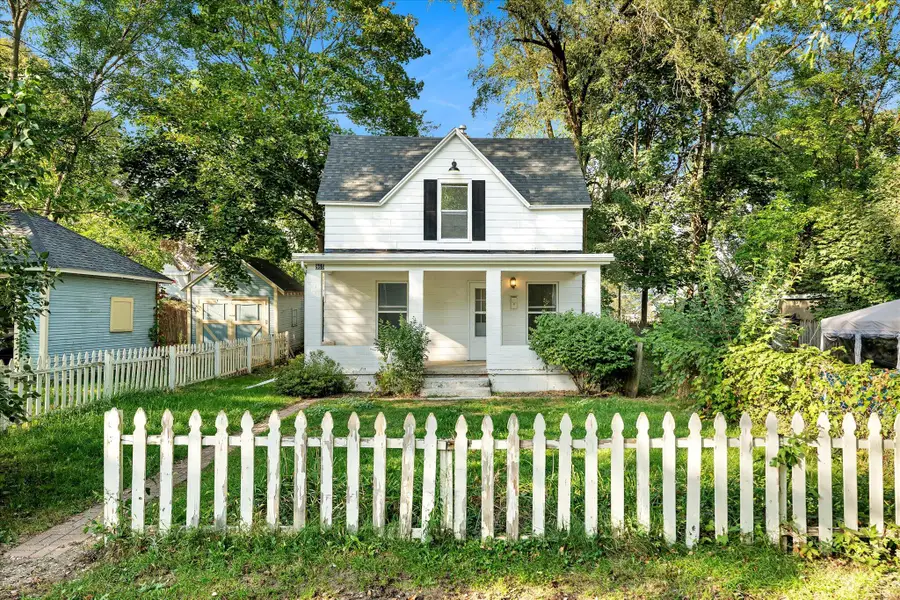 865 10th Street Nw, Grand Rapids, MI 49504 - #2