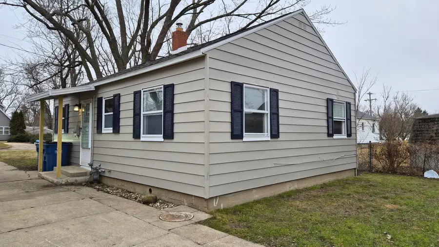 105 N Woodrow Avenue, Battle Creek, MI 49015 - #3
