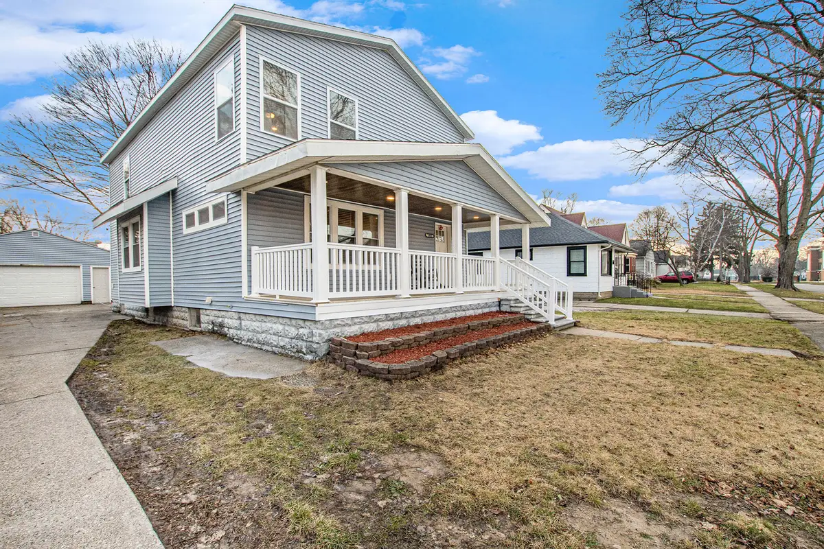 1063 W Forest Avenue, Muskegon, MI 49441 - #1