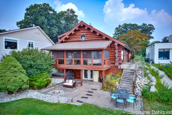 1601 Westwind Court, Muskegon, MI 49445