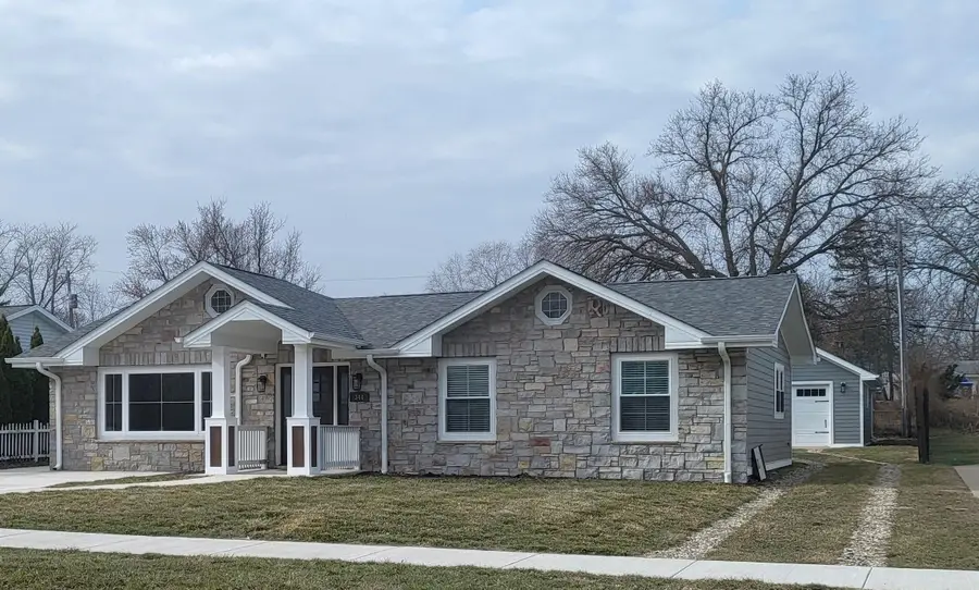 340 N Berrien Street, New Buffalo, MI 49117 - #2