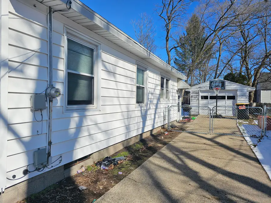 3584 Flamingo Avenue Sw, Wyoming, MI 49509 - #3