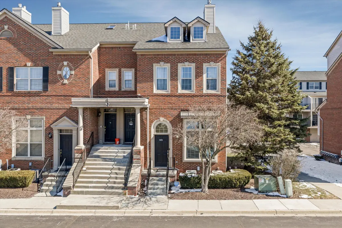 29374 Glen Oaks Boulevard W, Farmington Hills, MI 48334 - #1