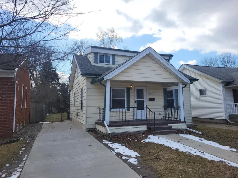 22032 Elizabeth Street, Saint Clair Shores, MI 48080 - #2