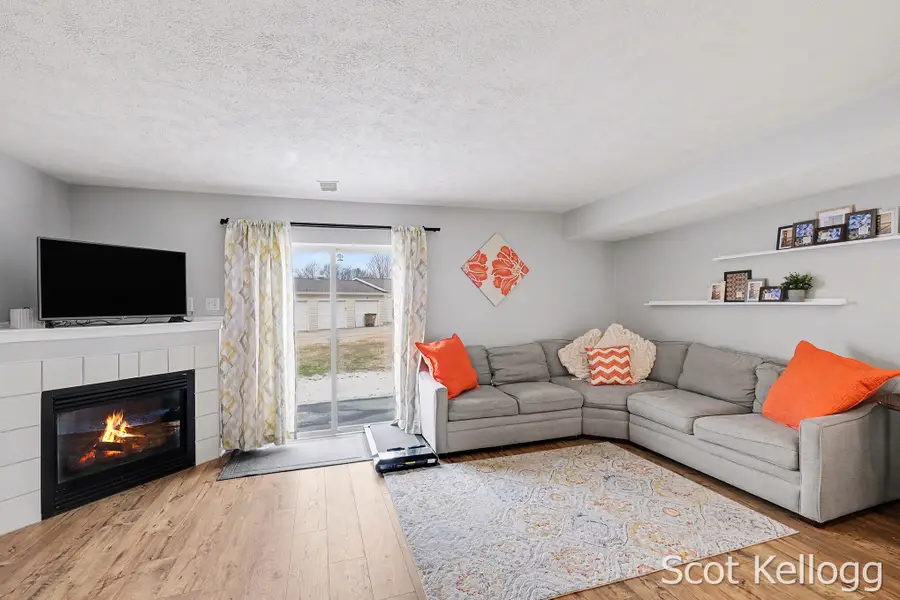 7016 S Cannon Place Drive #15, Rockford, MI 49341 - #3