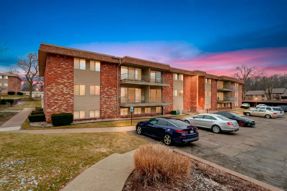 734 W Kilgore Road #101, Kalamazoo, MI 49008 - #1