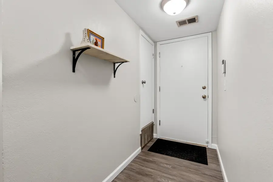 734 W Kilgore Road #101, Kalamazoo, MI 49008 - #3