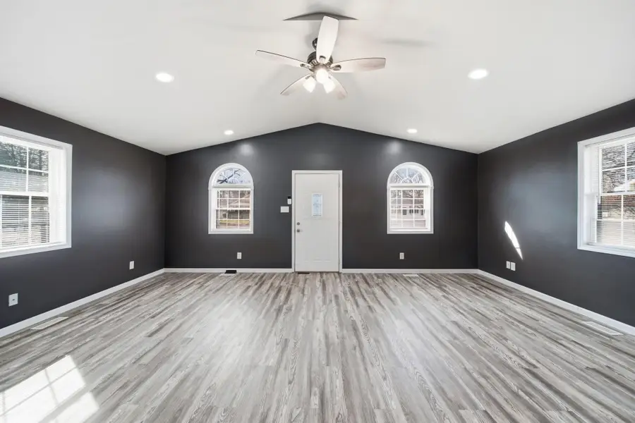 211 Hackett Street, Jackson, MI 49202 - #3