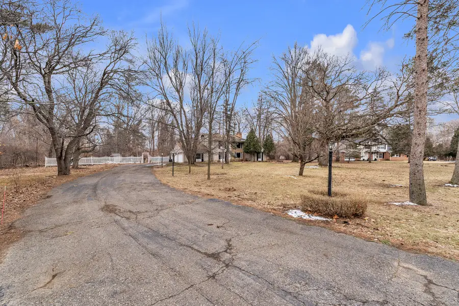 22030 Rougewood Drive, Southfield, MI 48033 - #3