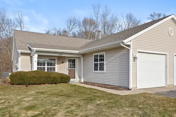 3321 Clear Vista Court Ne, Grand Rapids, MI 49525