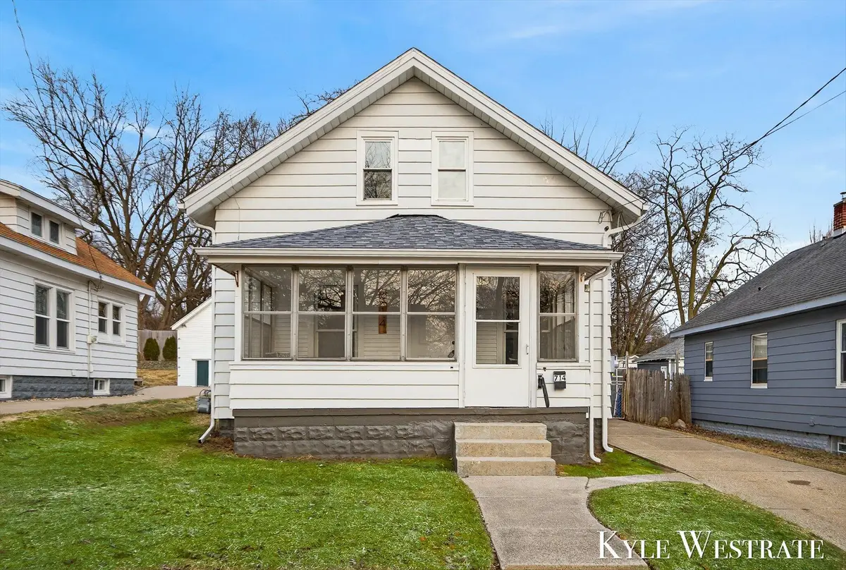 714 Emerald Avenue Ne, Grand Rapids, MI 49503 - #1