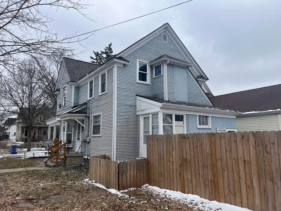 934 10th Street Nw, Grand Rapids, MI 49504 - #2