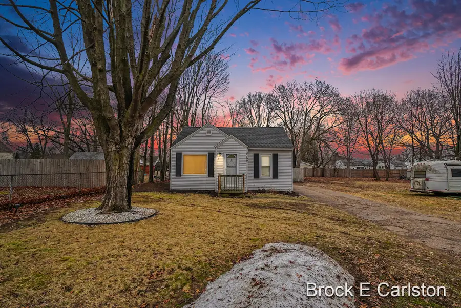 2280 Norman Avenue, Norton Shores, MI 49441 - #2