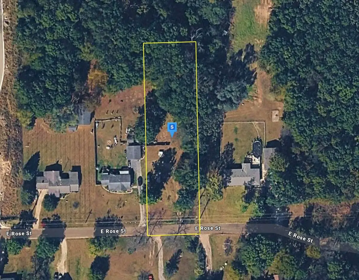 927 E Rose Street, Holly, MI 48442 - #1