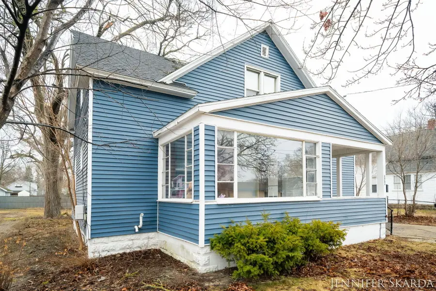 296 W Larch Avenue, Muskegon, MI 49441 - #3
