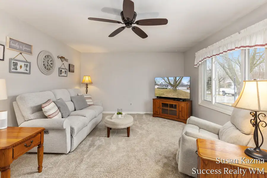 1308 Brookridge Se, Grand Rapids, MI 49508 - #2