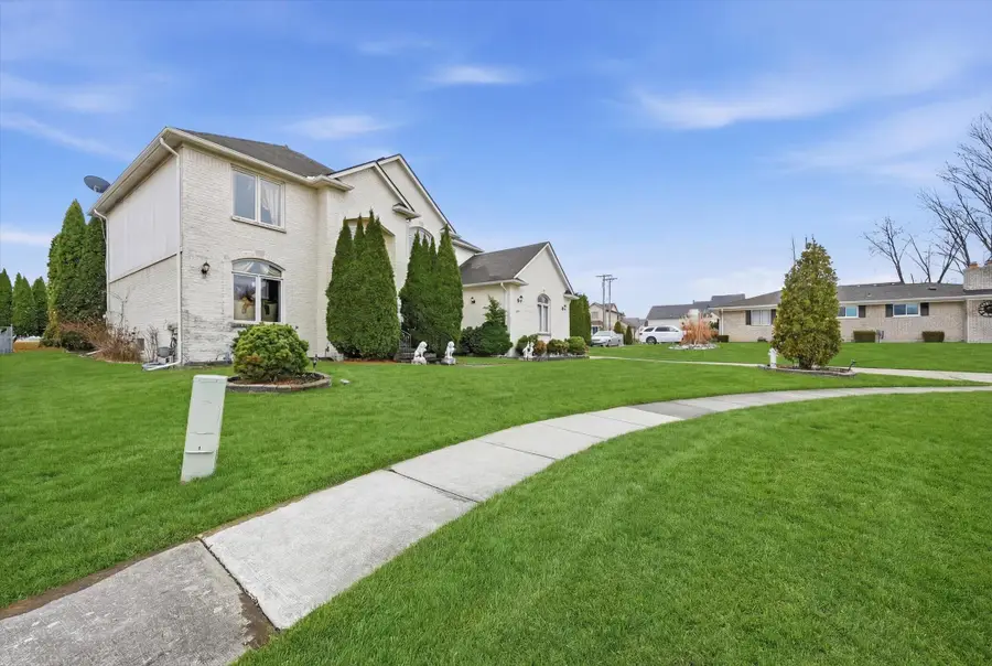 19444 Jack Pine Drive, Macomb, MI 48042 - #2