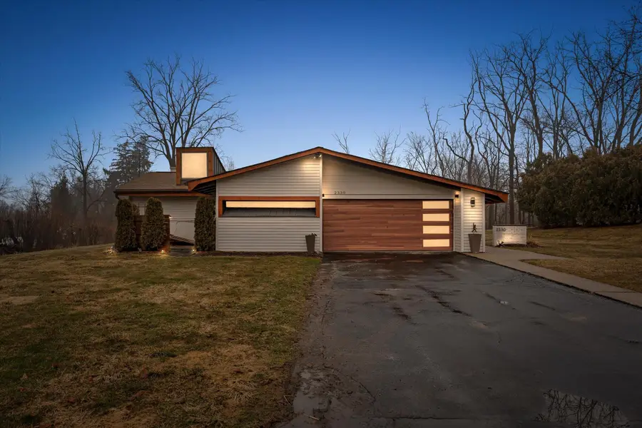 2330 N Pine Center Drive, West Bloomfield, MI 48323 - #2