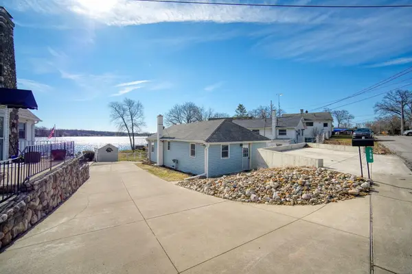 298 Ackerson Lake Drive, Jackson, MI 49201