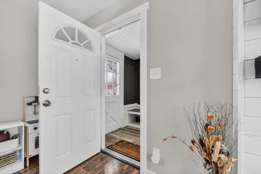 560 Paris Avenue, Lansing, MI 48910 - #2