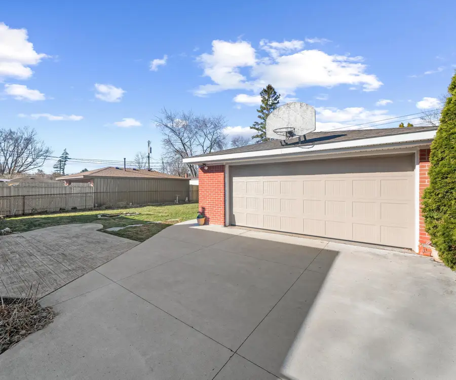 29726 Red Cedar Drive, Flat Rock, MI 48134 - #2