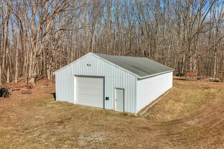 2704 Woods View Drive, Hillsdale, MI 49242 - #3