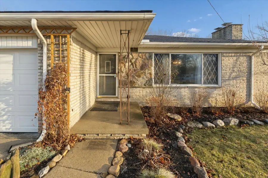 640 W Girard Avenue, Madison Heights, MI 48071 - #3