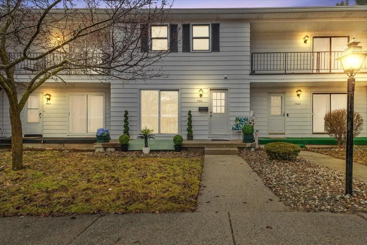 7521 Boulder Bluff Drive, Jenison, MI 49428 - #1