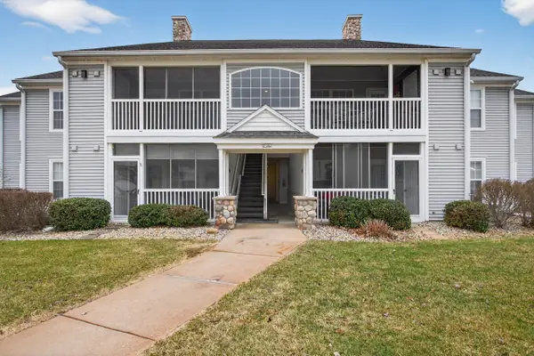 758 W Barrington Circle, Jackson, MI 49203