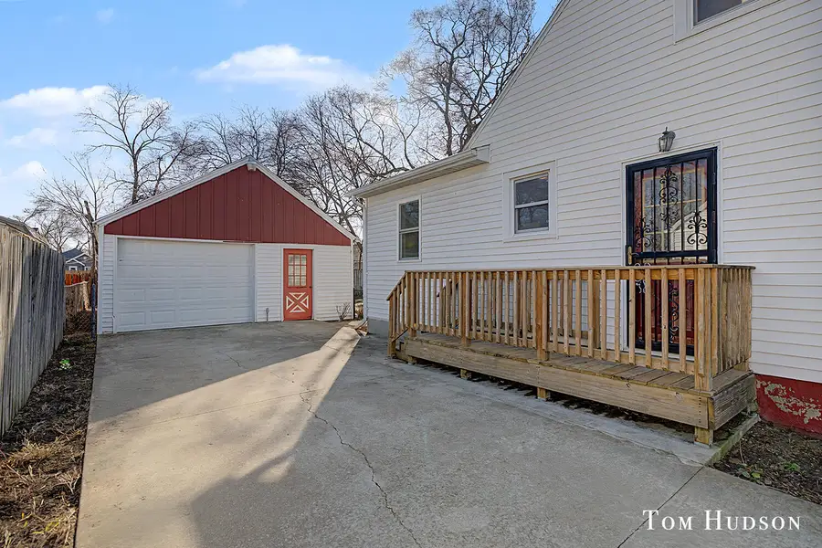 4332 Clay Avenue Sw, Grand Rapids, MI 49548 - #3
