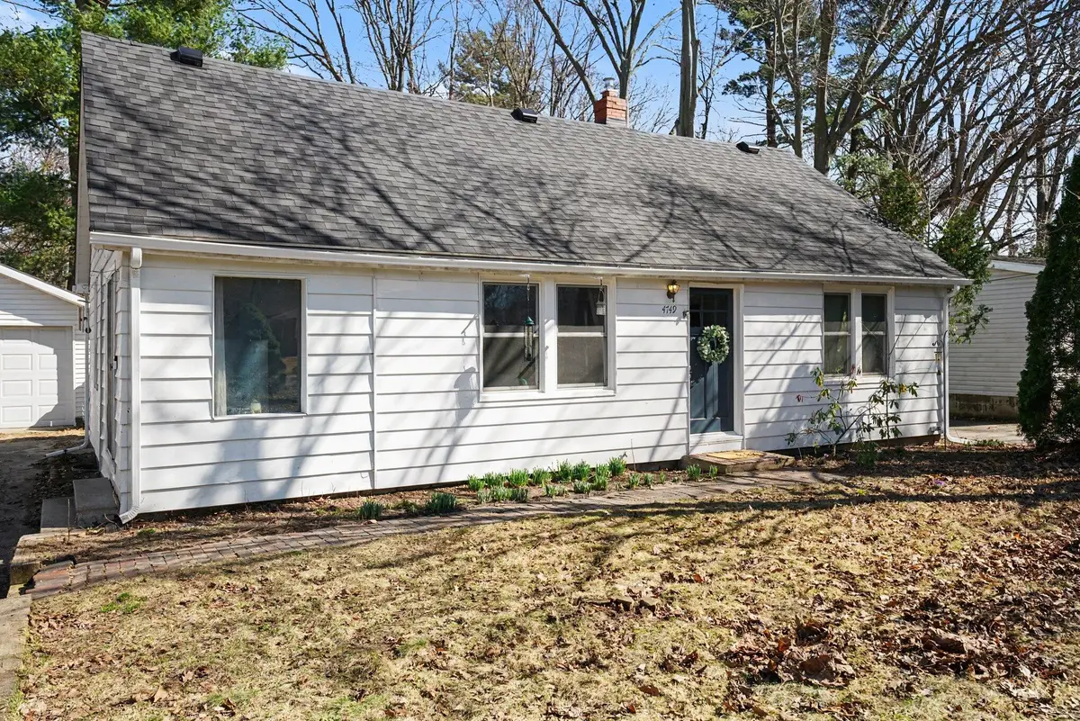 4749 Wil-o-paw Drive, Coloma, MI 49038 - #1