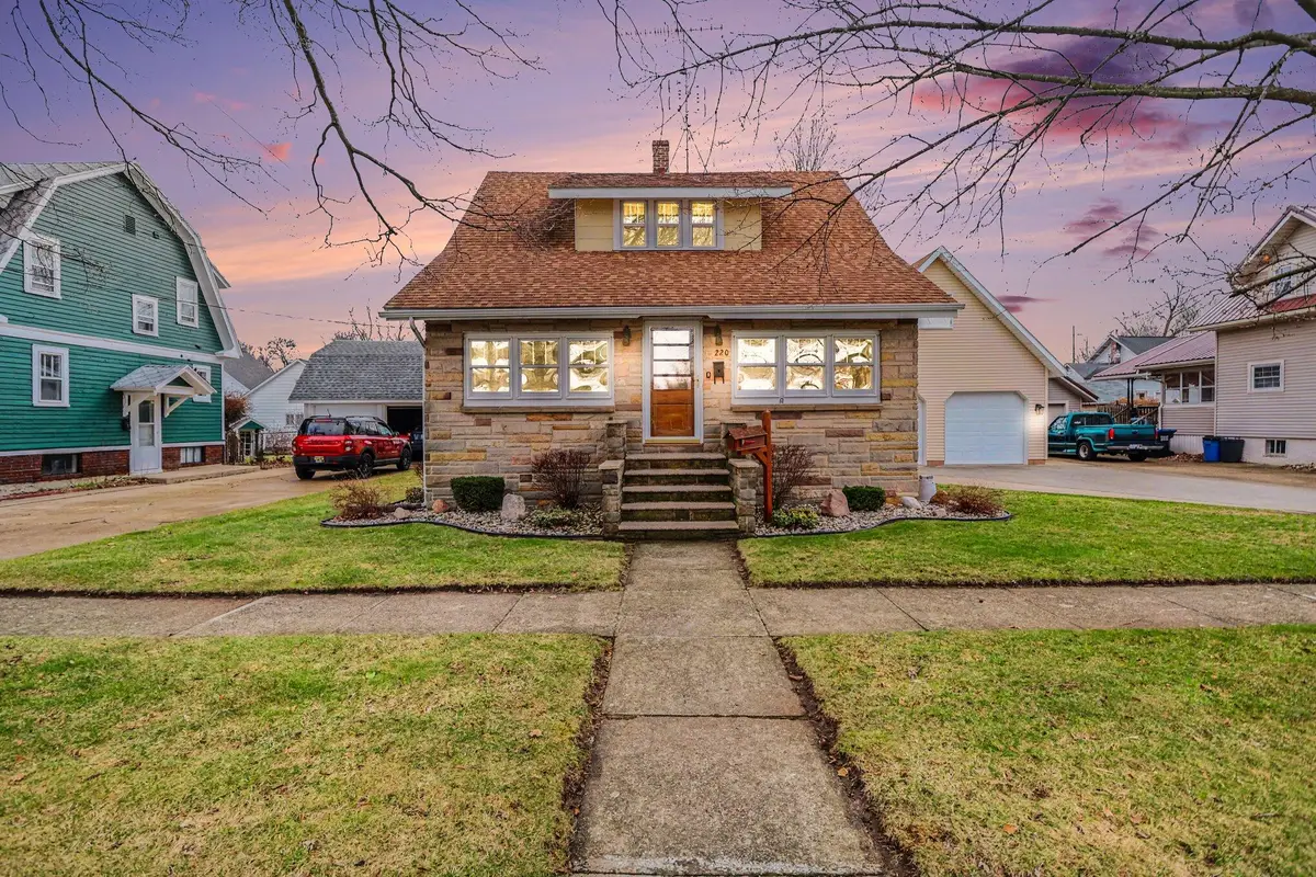 220 N Douglas Street, Bronson, MI 49028 - #1