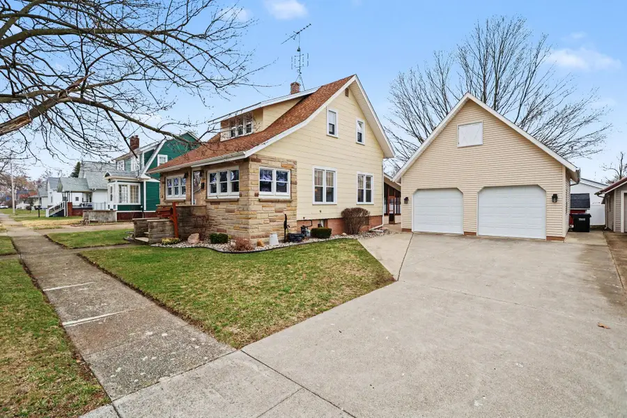 220 N Douglas Street, Bronson, MI 49028 - #2