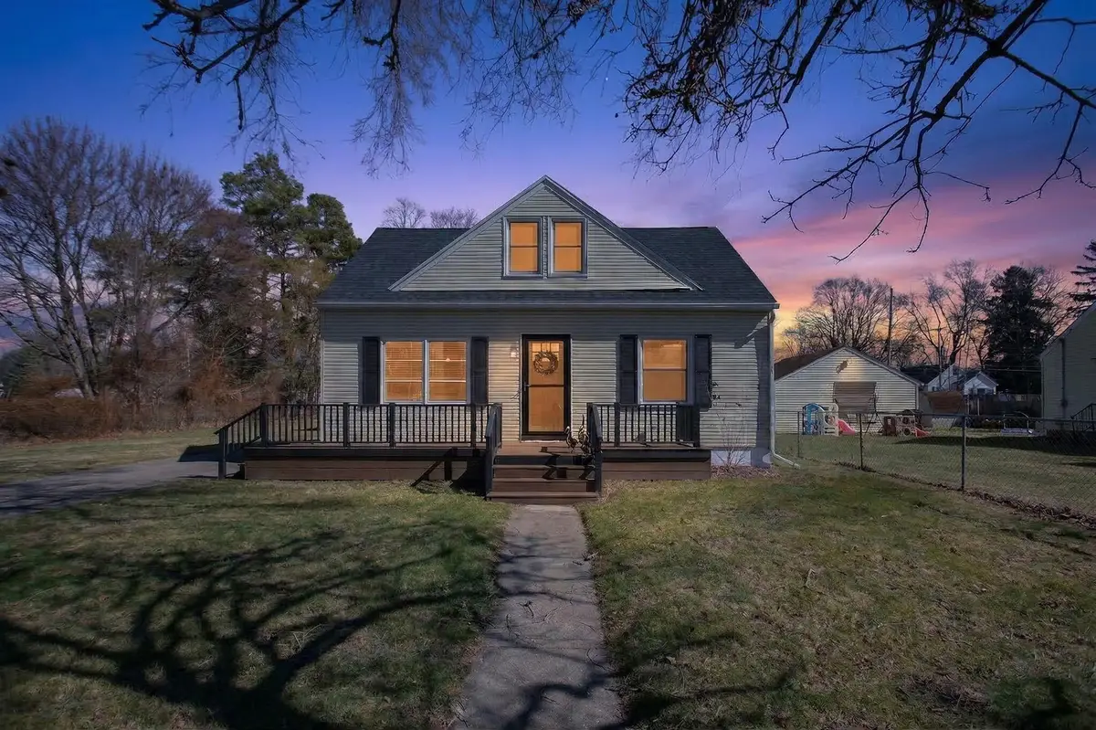 705 Varden Drive, Jackson, MI 49202 - #1