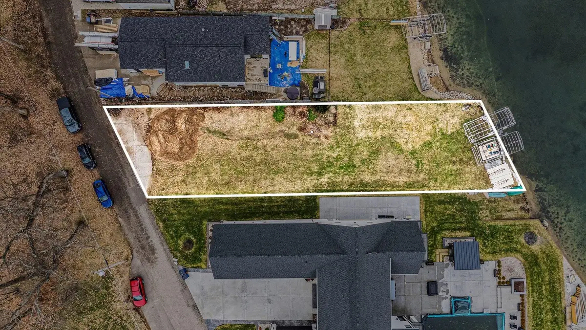 1605 S Crooked Lake Drive, Kalamazoo, MI 49009 - #1