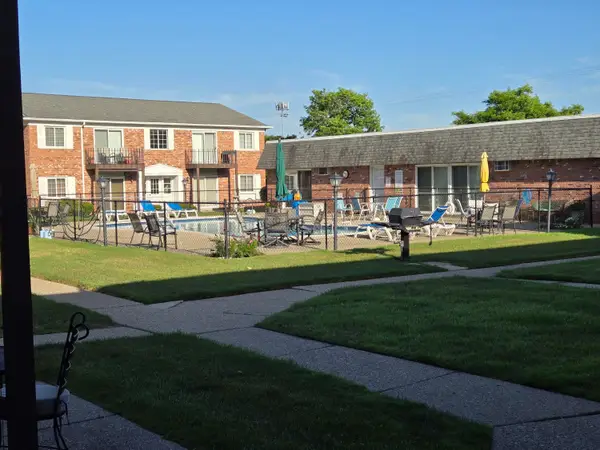 1512 Normandy Road #105, Royal Oak, MI 48073