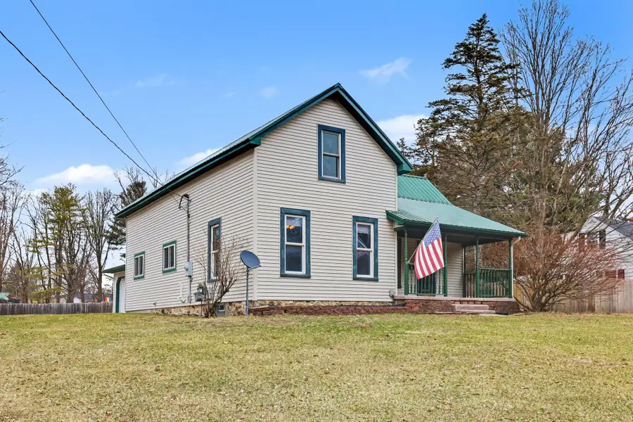 614 W South Street, Greenville, MI 48838 - #3