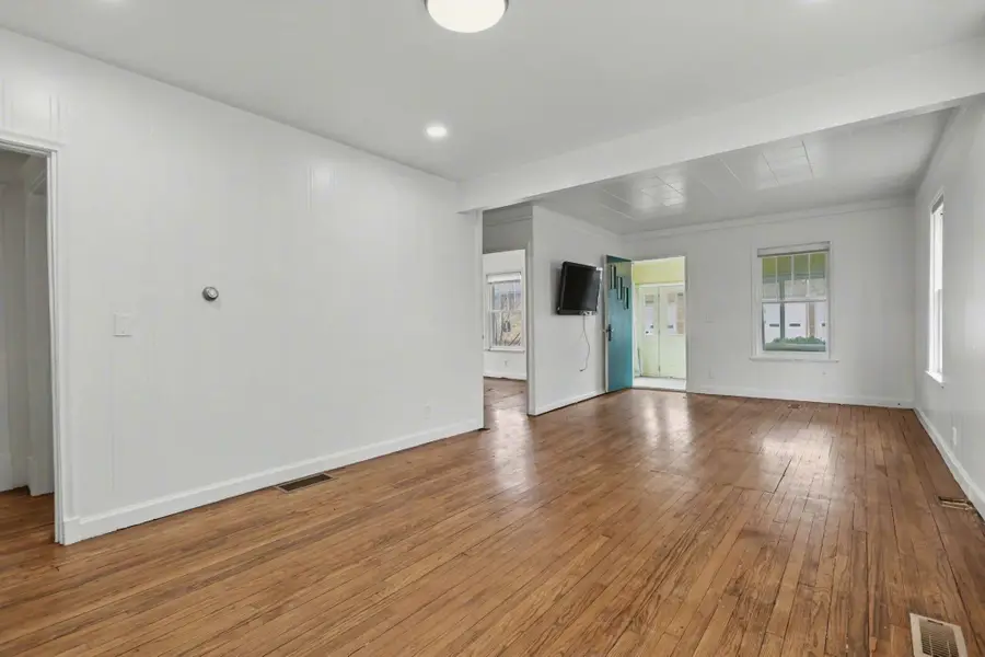 234 W Pleasant Street, Watervliet, MI 49098 - #2