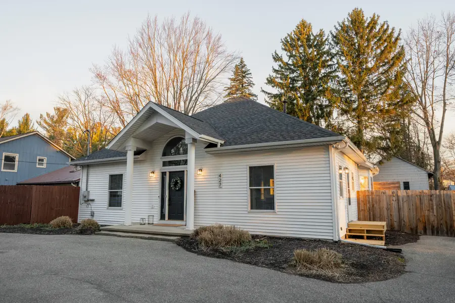 427 Lamoreaux Drive Nw, Comstock Park, MI 49321 - #3