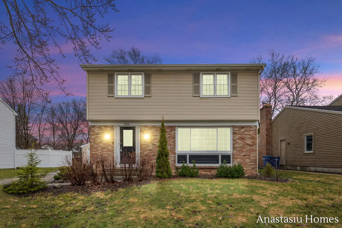 2244 Woodlawn Avenue Se, Grand Rapids, MI 49546 - #1