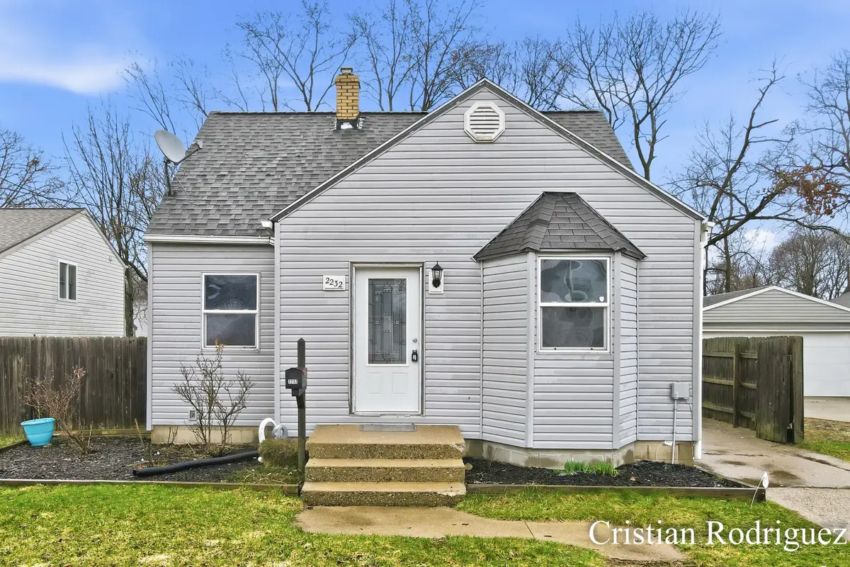 2232 Avon Avenue Sw, Wyoming, MI 49519 - #1