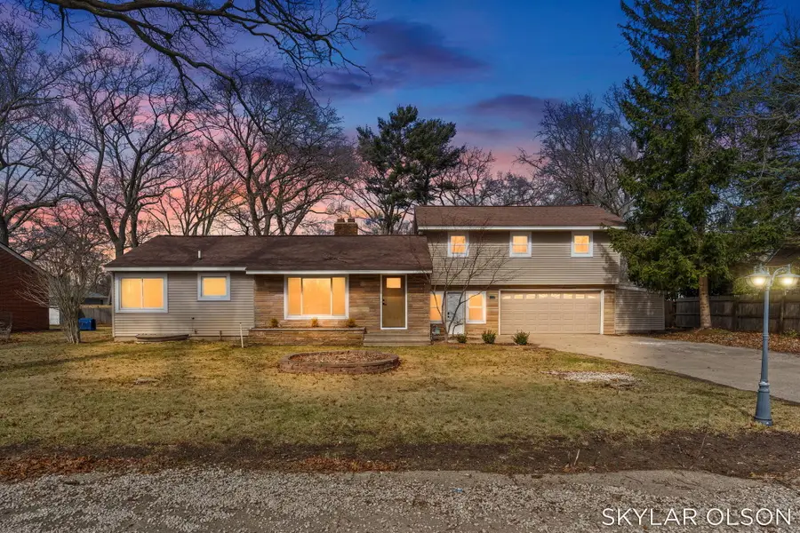 1924 Maryland Boulevard, Norton Shores, MI 49441 - #2