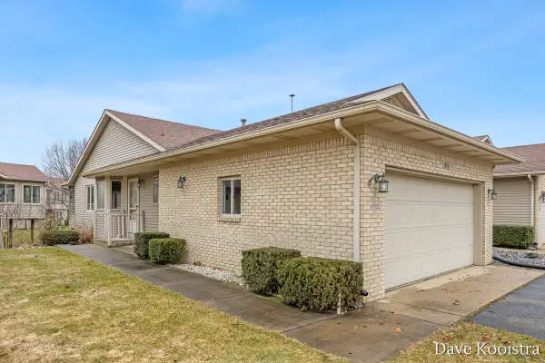 1005 Amber Ridge Drive Sw, Byron Center, MI 49315