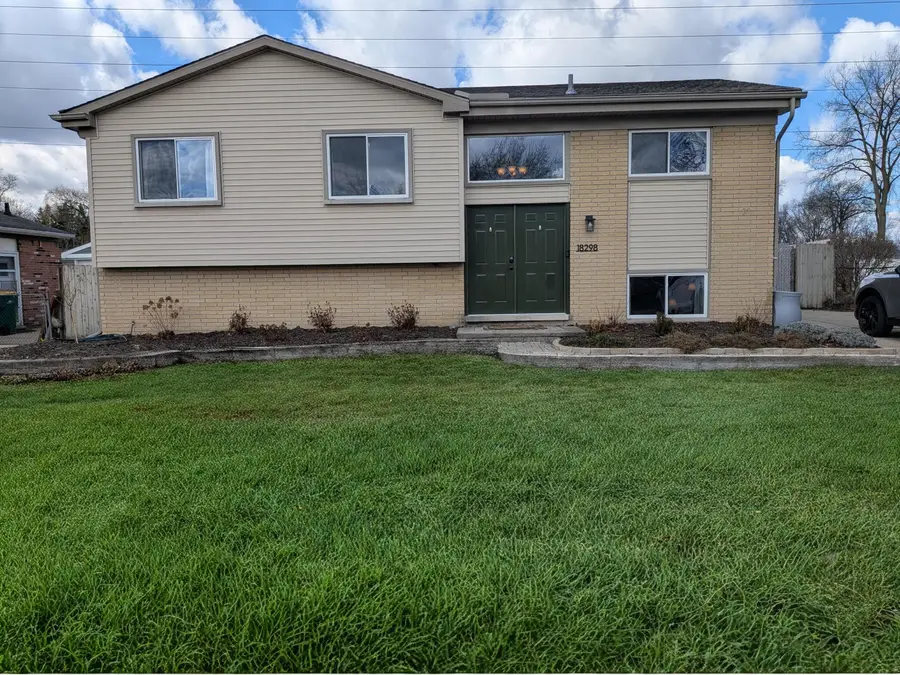 18298 Alvaro Avenue, Brownstown, MI 48193 - #2