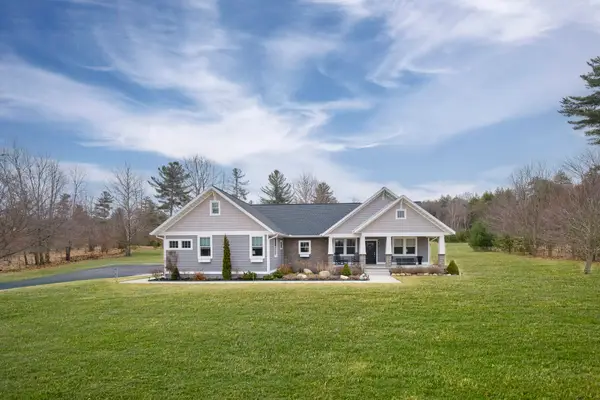 10201 Opal Ridge Drive, Onekama, MI 49675