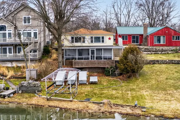 70104 Treasure Island Road, Union, MI 49130